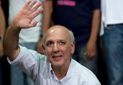 Incerteza jurídica ainda afeta possível candidatura de Roberto Arruda