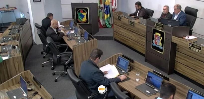 Vereadores aprovam aumento de R$ 760 no vale-alimentação e citam alta do café em SC