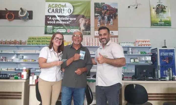 Agropecuária Carrijo leva o prêmio de R$2.500 da promoção compra premiada